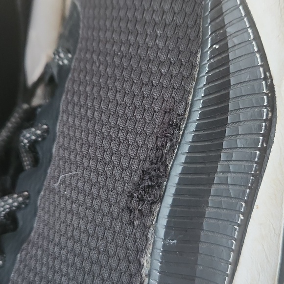 Men's Black and White Puma Sneakers - Picture 4 of 10